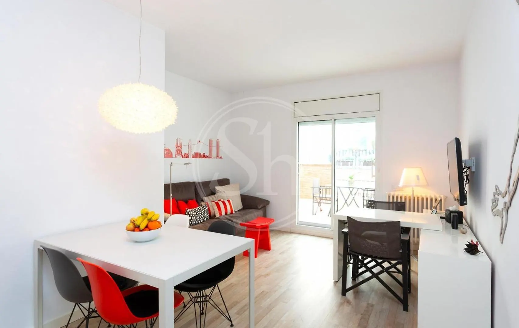 Apartamento Con Terraza Junto A Paseo De Gracia contacts