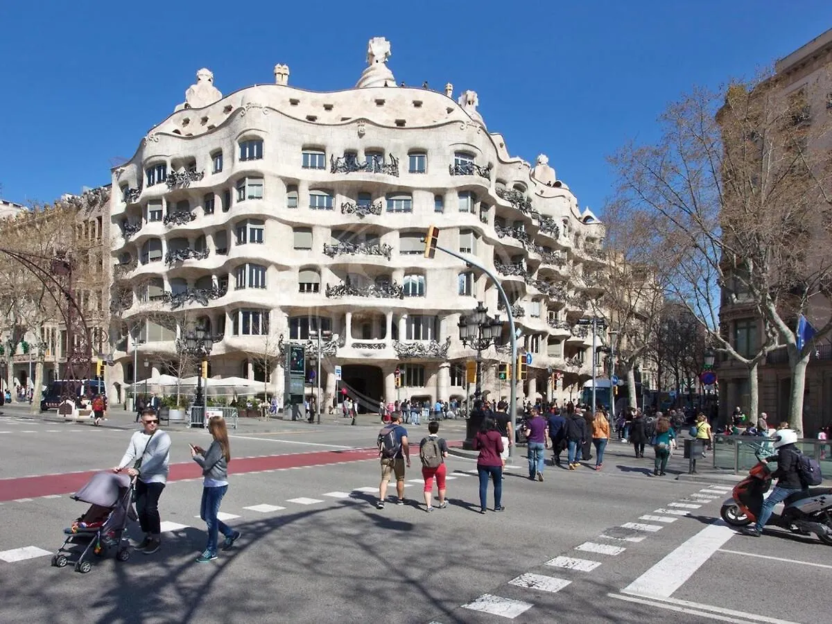 Apartamento Con Terraza Junto A Paseo De Gracia Barcelona Spain